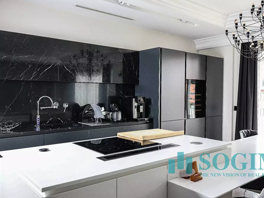 Immagine 8 di Appartamento in vendita  in via Volta 40 a Monza