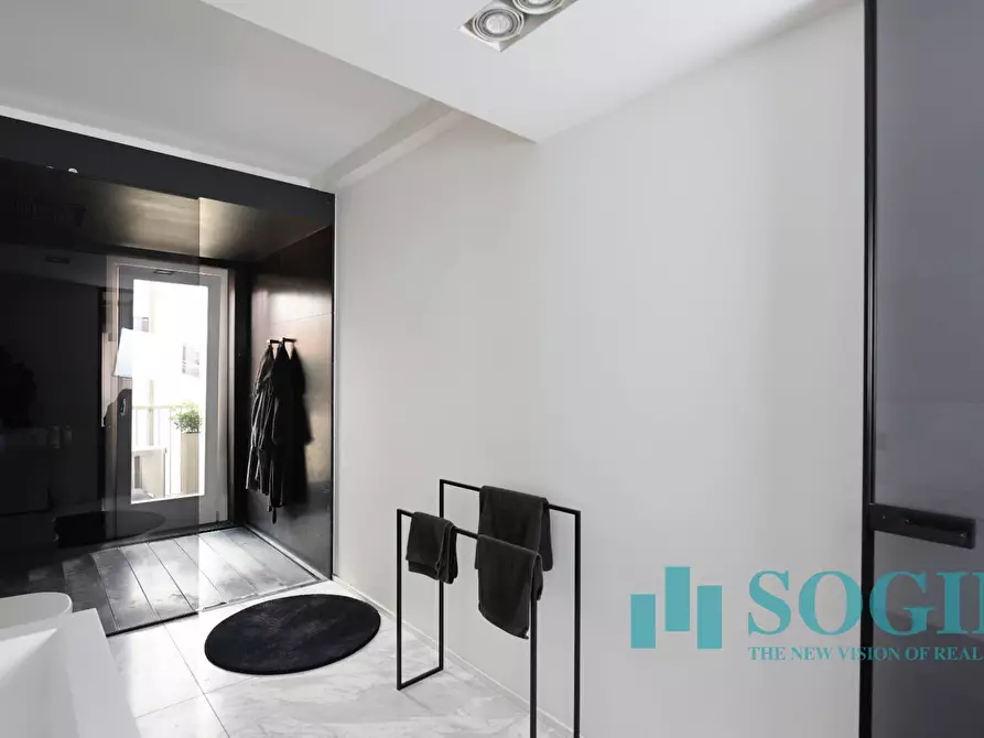 Immagine 29 di Appartamento in vendita  in via Volta 40 a Monza