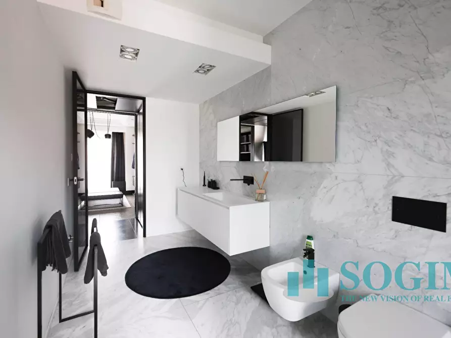 Immagine 32 di Appartamento in vendita  in via Volta 40 a Monza