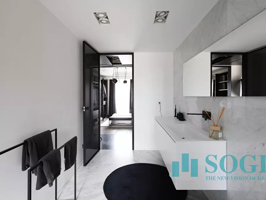 Immagine 33 di Appartamento in vendita  in via Volta 40 a Monza