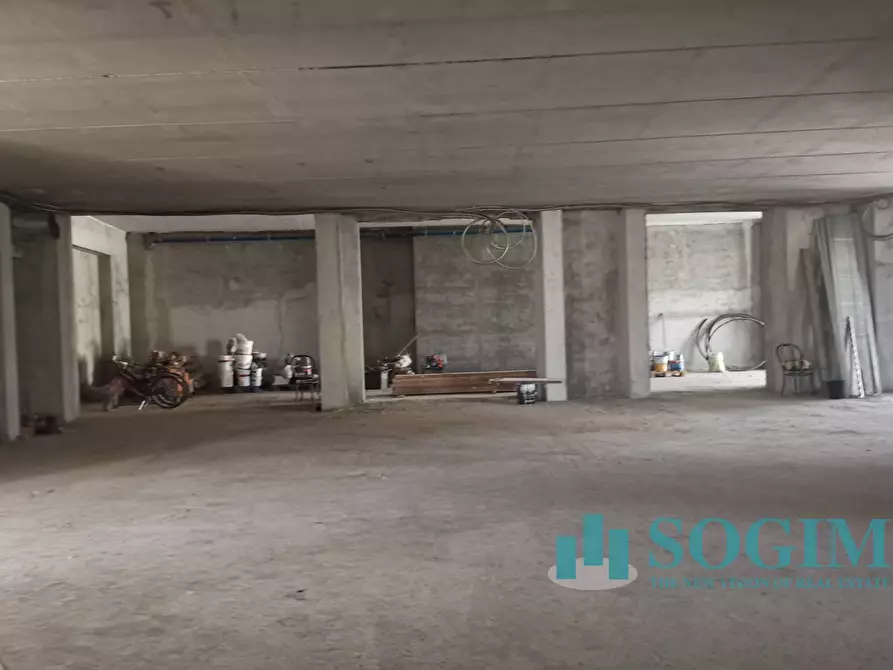 Immagine 3 di Locale commerciale in affitto  in Via Volta a Senago