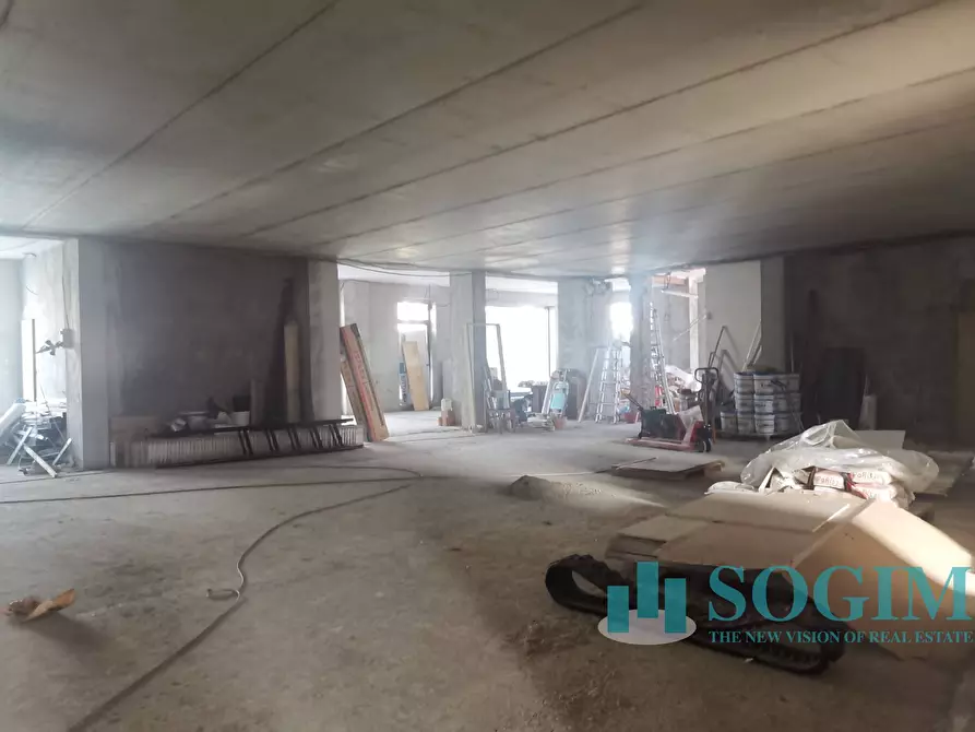 Immagine 5 di Locale commerciale in affitto  in Via Volta a Senago