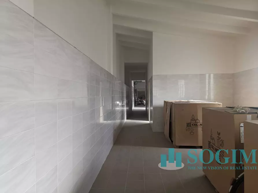 Immagine 6 di Locale commerciale in affitto  in Via Volta a Senago