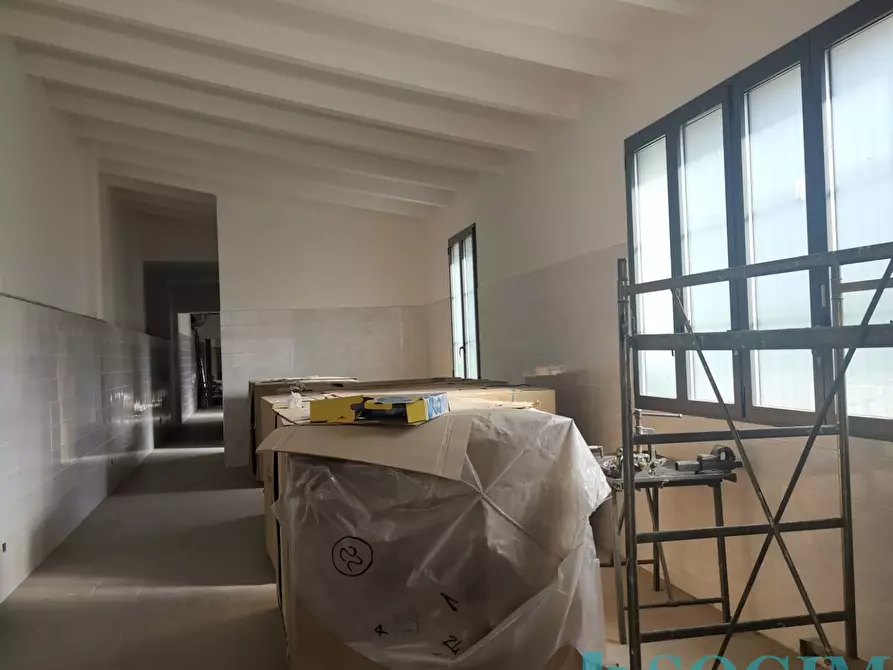 Immagine 8 di Locale commerciale in affitto  in Via Volta a Senago