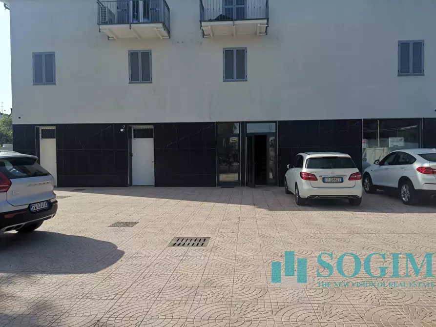 Immagine 11 di Locale commerciale in affitto  in Via Volta a Senago