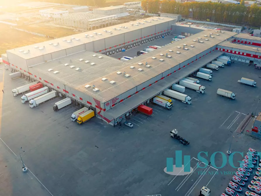 Immagine 6 di Capannone industriale in affitto  a Voghera