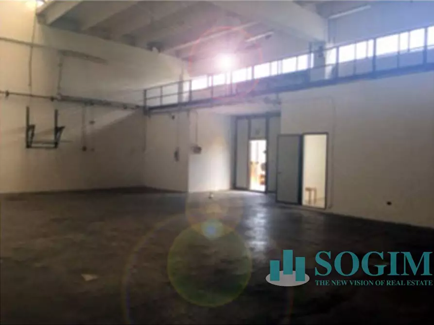 Immagine 3 di Capannone industriale in affitto  in via toscanini 48 a Cologno Monzese
