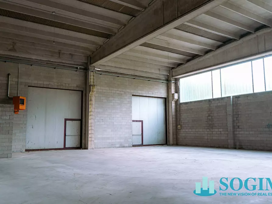 Immagine 5 di Capannone industriale in vendita  in Via Grigne 1 a Olgiate Comasco