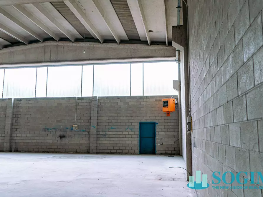 Immagine 6 di Capannone industriale in vendita  in Via Grigne 1 a Olgiate Comasco