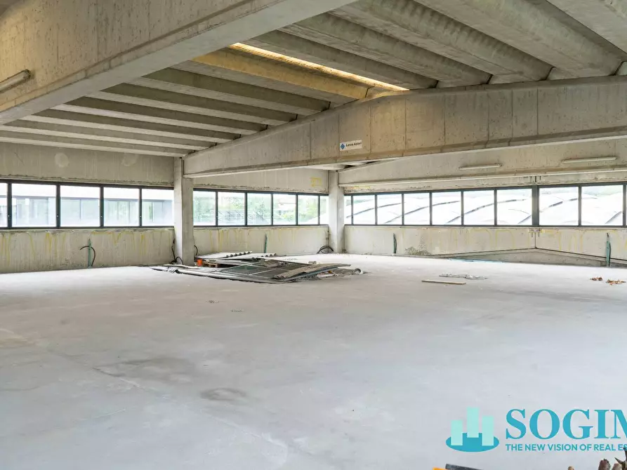 Immagine 27 di Capannone industriale in vendita  in Via Cascina Bella 1 a Olgiate Comasco