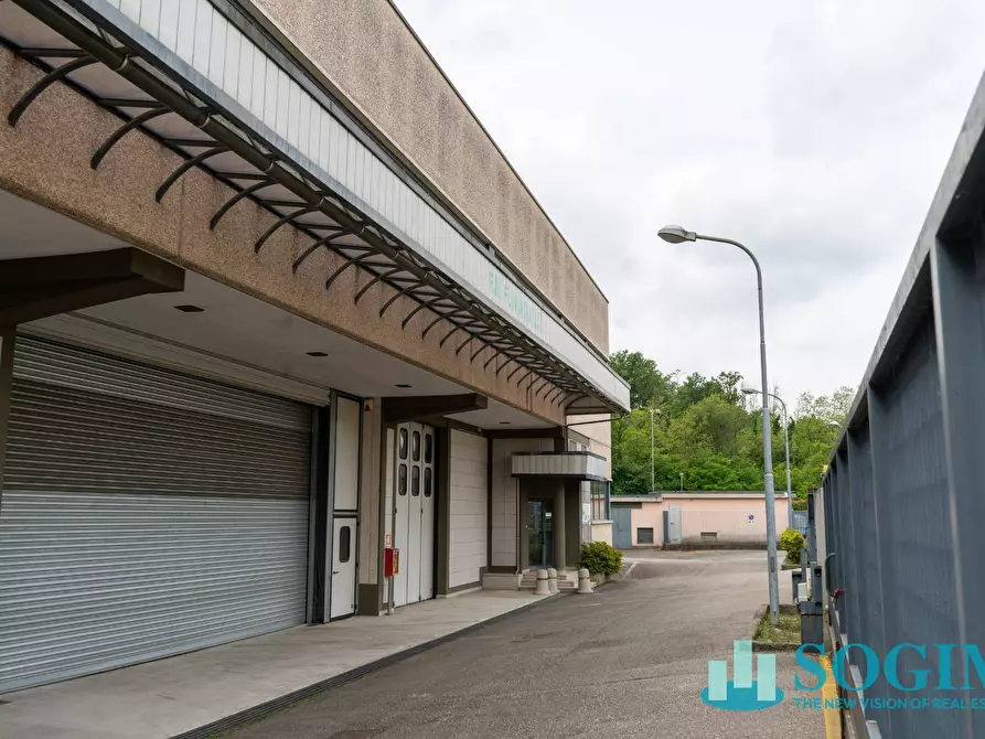 Immagine 37 di Capannone industriale in vendita  in Via Cascina Bella 1 a Olgiate Comasco