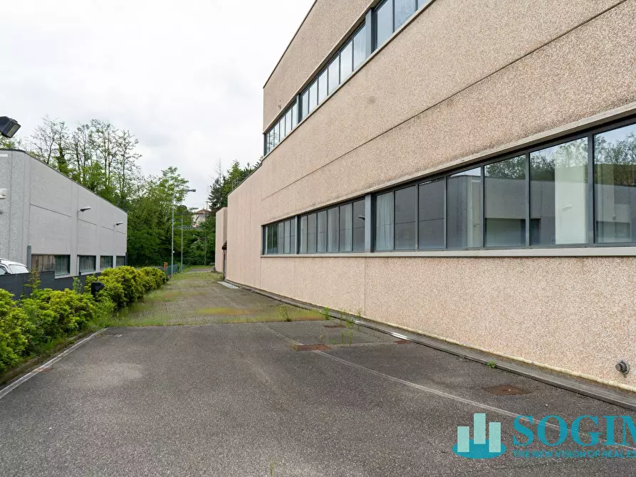 Immagine 38 di Capannone industriale in vendita  in Via Cascina Bella 1 a Olgiate Comasco