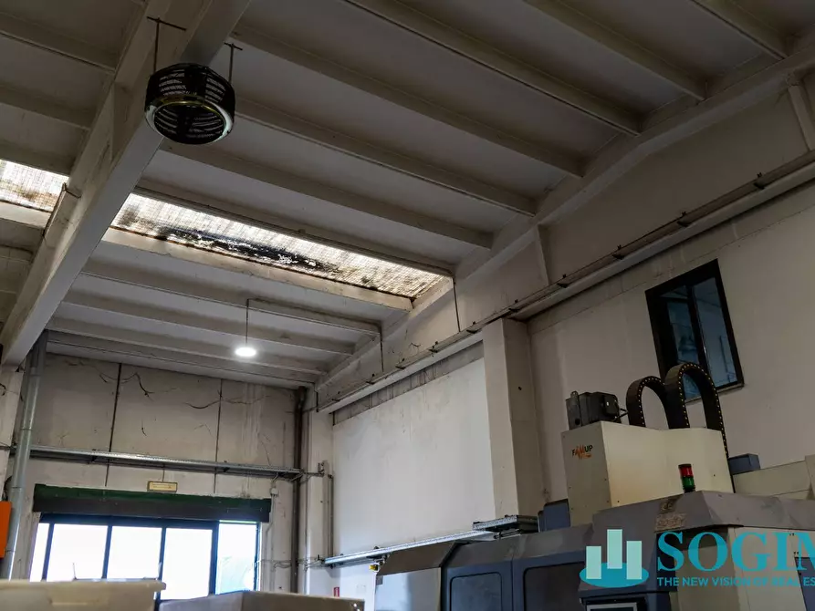 Immagine 10 di Capannone industriale in vendita  in via E. Tarantelli 17 a Mozzate