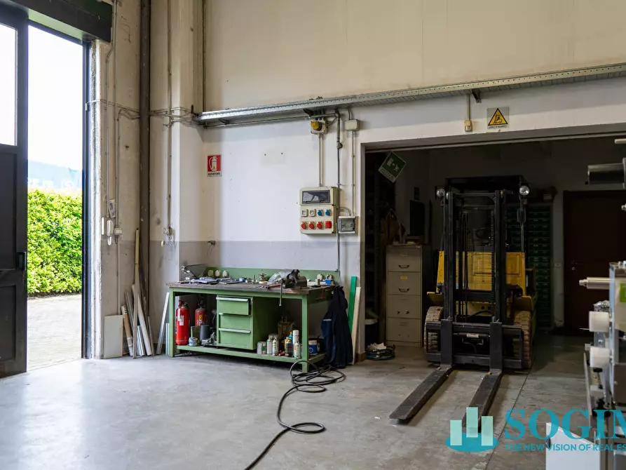 Immagine 15 di Capannone industriale in vendita  in via E. Tarantelli 17 a Mozzate