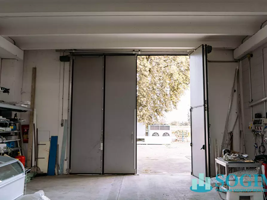 Immagine 7 di Capannone industriale in vendita  in Via I Maggio 30/32 a Cerro Al Lambro