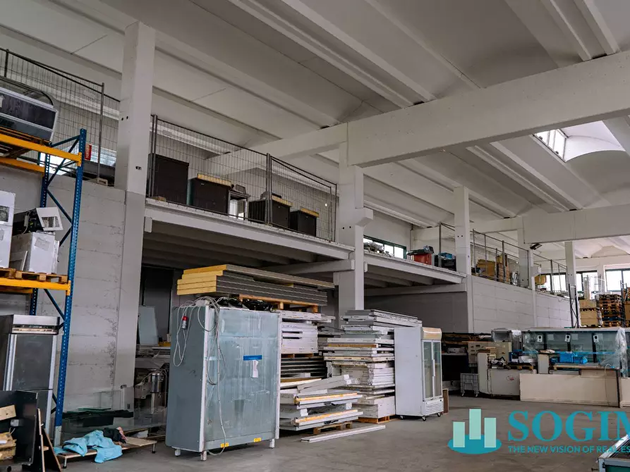 Immagine 8 di Capannone industriale in vendita  in Via I Maggio 30/32 a Cerro Al Lambro