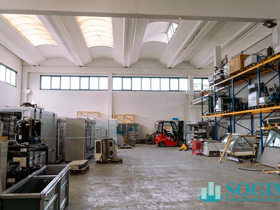 Immagine 9 di Capannone industriale in vendita  in Via I Maggio 30/32 a Cerro Al Lambro