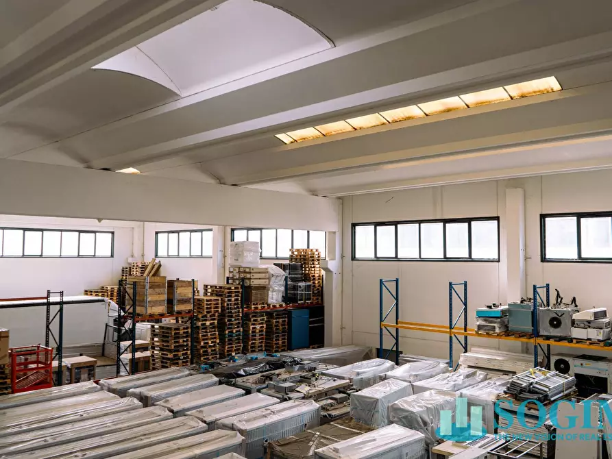 Immagine 11 di Capannone industriale in vendita  in Via I Maggio 30/32 a Cerro Al Lambro