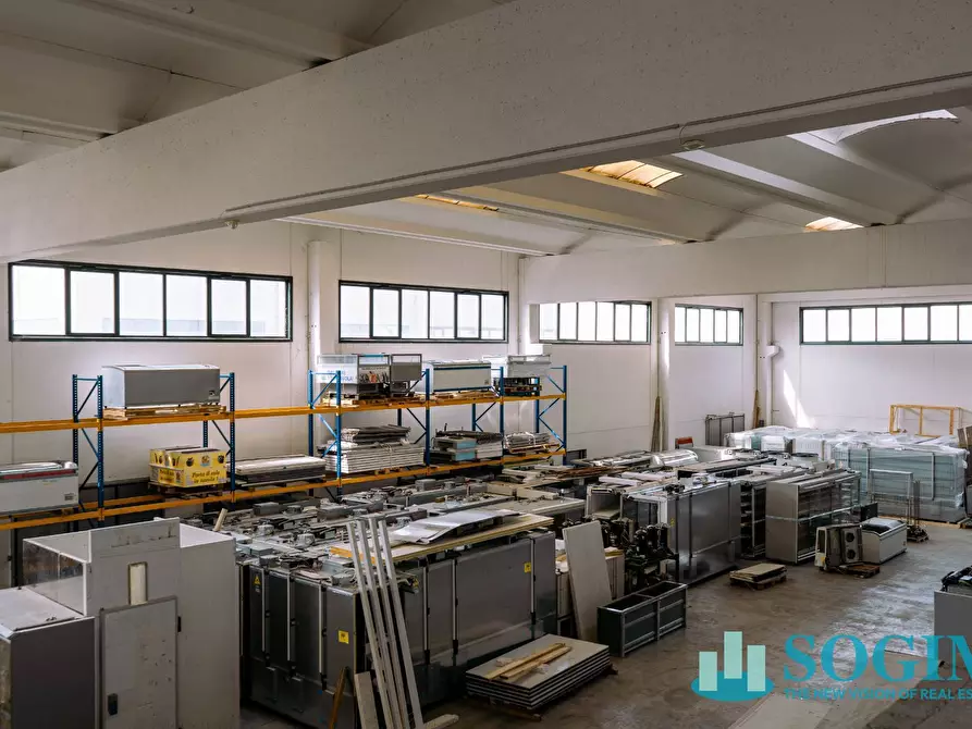 Immagine 6 di Capannone industriale in vendita  in Via I Maggio 30/32 a Cerro Al Lambro