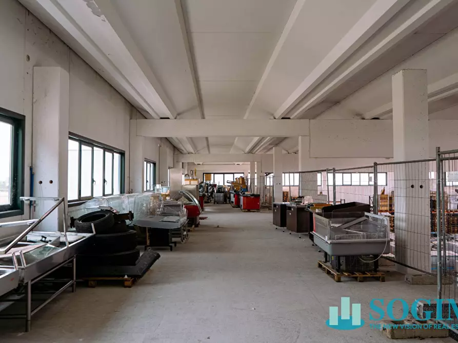 Immagine 14 di Capannone industriale in vendita  in Via I Maggio 30/32 a Cerro Al Lambro