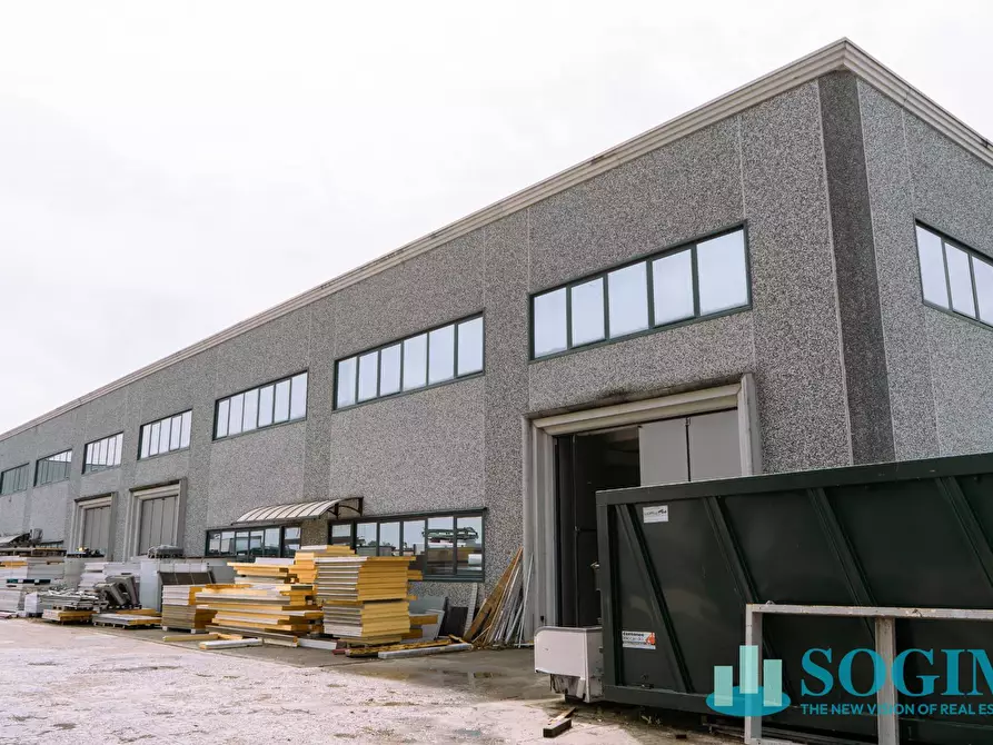 Immagine 18 di Capannone industriale in vendita  in Via I Maggio 30/32 a Cerro Al Lambro