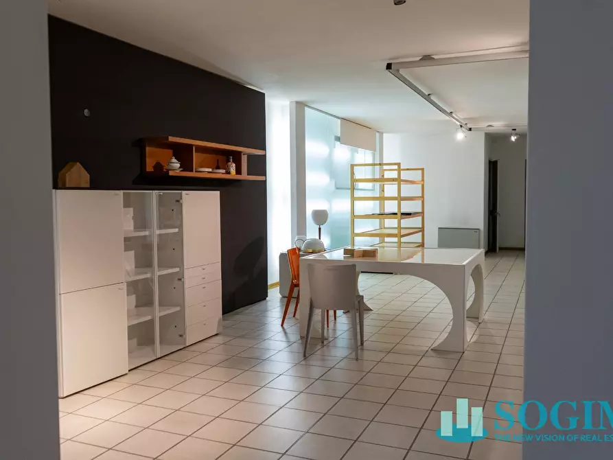 Immagine 38 di Locale commerciale in affitto  in Via Don Minzoni a Alzate Brianza