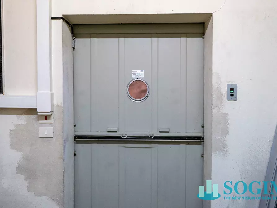 Immagine 39 di Locale commerciale in affitto  in Via Don Minzoni a Alzate Brianza