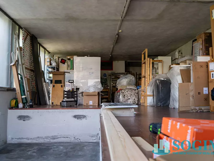 Immagine 50 di Locale commerciale in affitto  in Via Don Minzoni a Alzate Brianza