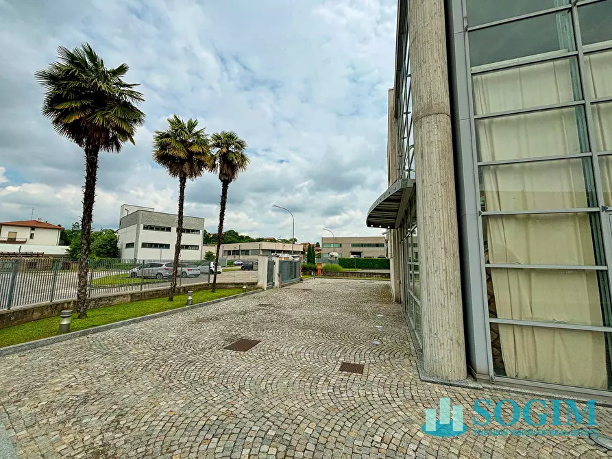 Immagine 31 di Capannone industriale in affitto  in via 2 giugno 15 a Azzate