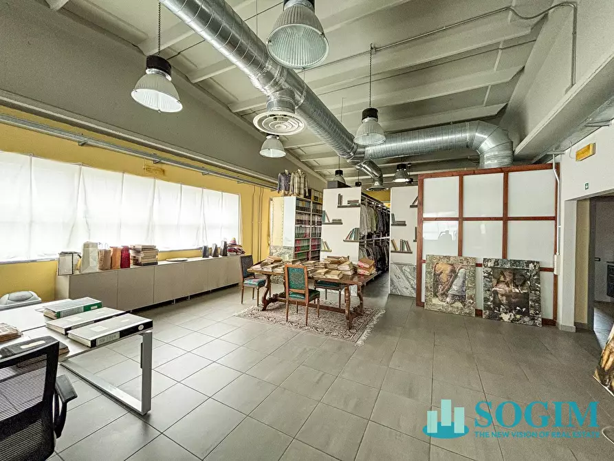 Immagine 21 di Capannone industriale in affitto  in via 2 giugno 15 a Azzate