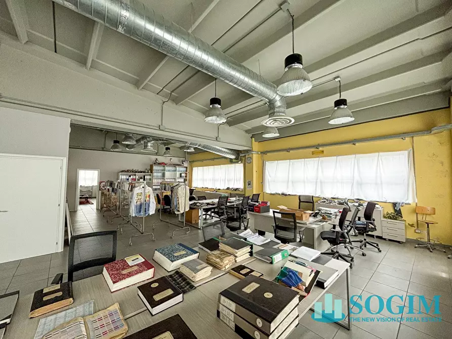 Immagine 22 di Capannone industriale in affitto  in via 2 giugno 15 a Azzate