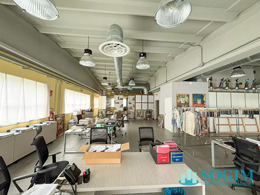 Immagine 24 di Capannone industriale in affitto  in via 2 giugno 15 a Azzate