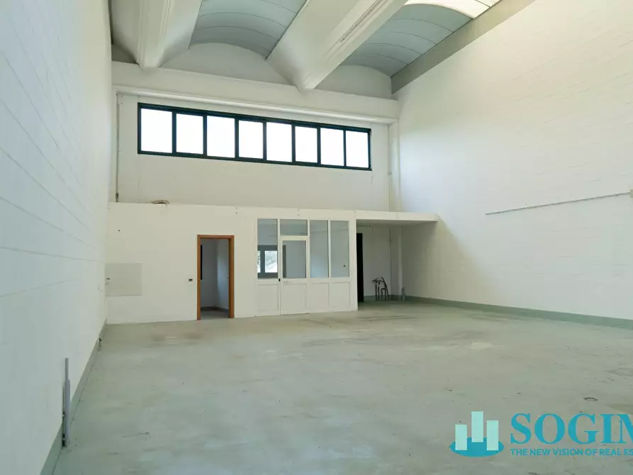 Immagine 3 di Capannone industriale in vendita  in Via Strada Rossa 12 a Vanzago