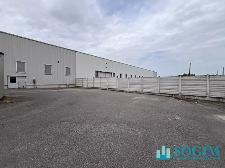 Immagine 36 di Capannone industriale in affitto  in via Dante 55 a Abbiategrasso