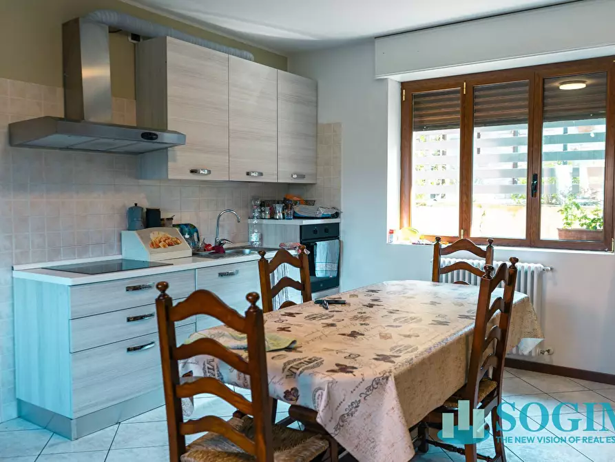 Immagine 2 di Appartamento in vendita  in Via Adamello a Figino Serenza