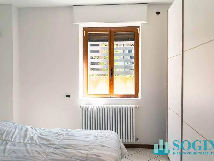 Immagine 12 di Appartamento in vendita  in Via Adamello a Figino Serenza