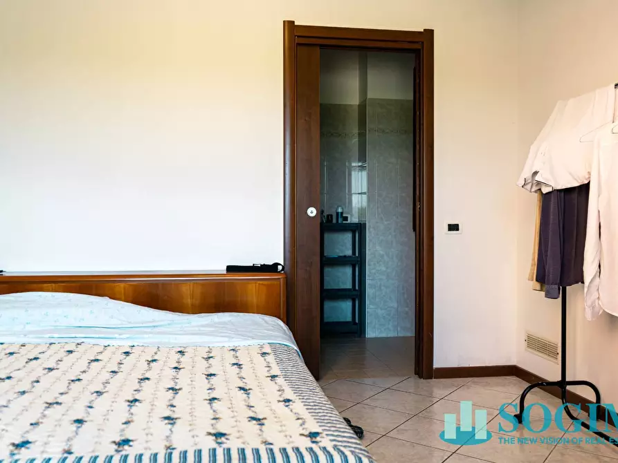 Immagine 17 di Appartamento in vendita  in Via Adamello a Figino Serenza