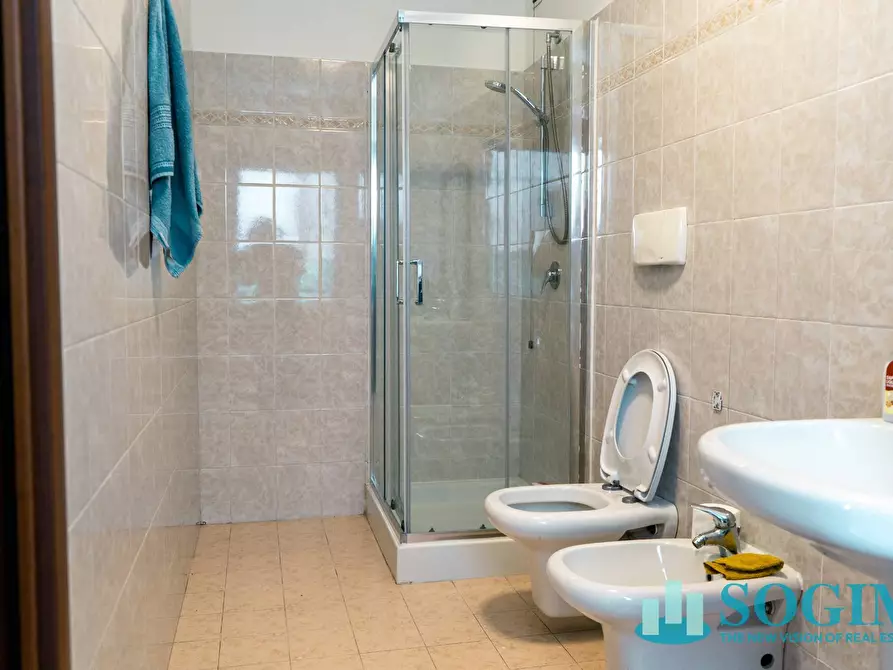 Immagine 19 di Appartamento in vendita  in Via Adamello a Figino Serenza