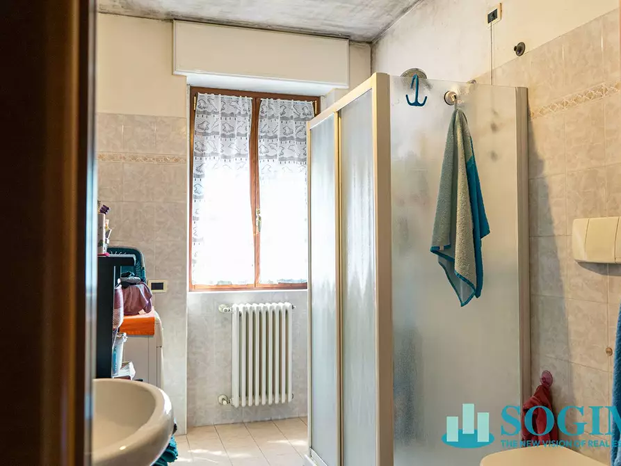 Immagine 14 di Appartamento in vendita  in Via Adamello a Figino Serenza