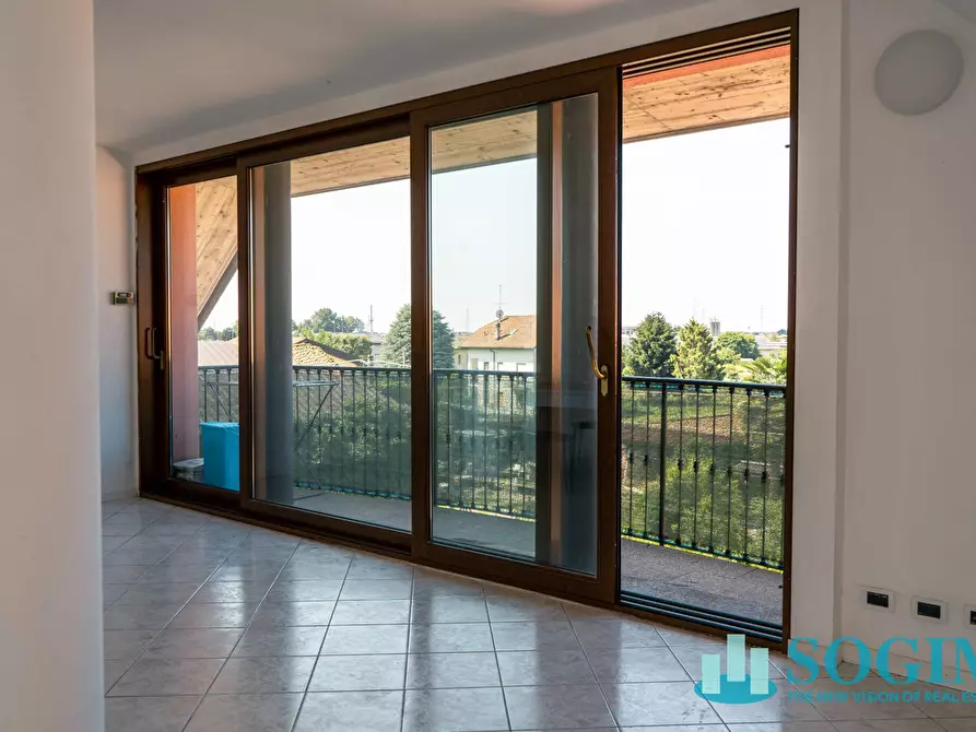 Immagine 38 di Palazzo in vendita  in Via Adamello a Figino Serenza