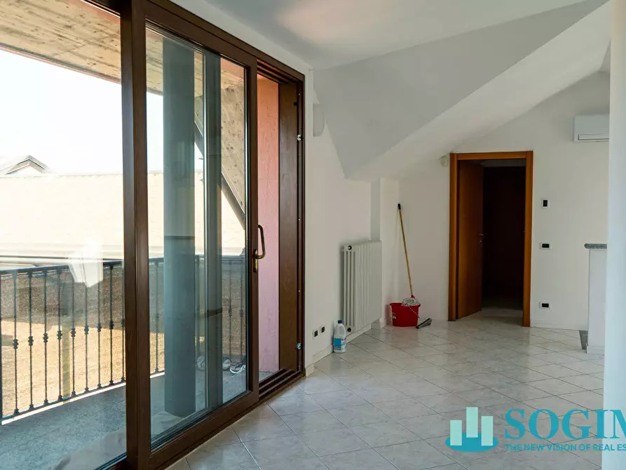 Immagine 40 di Palazzo in vendita  in Via Adamello a Figino Serenza