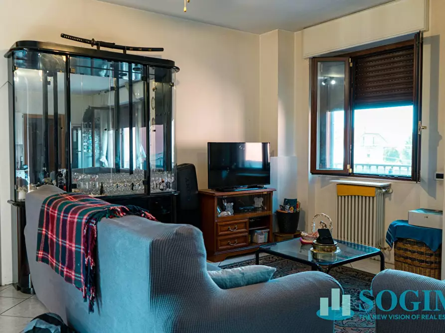 Immagine 21 di Palazzo in vendita  in Via Adamello a Figino Serenza