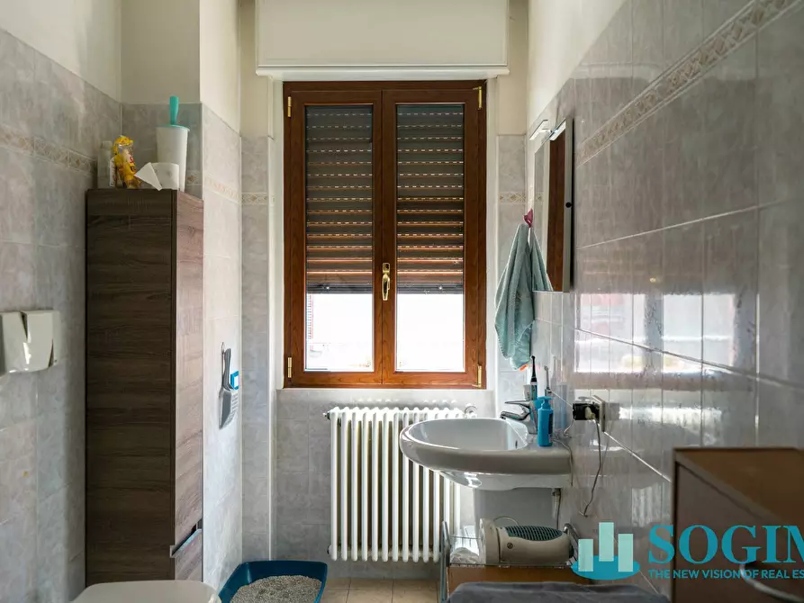 Immagine 48 di Palazzo in vendita  in Via Adamello a Figino Serenza