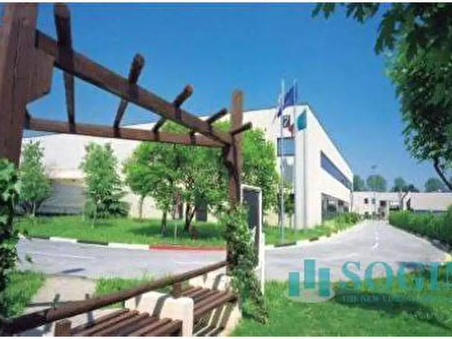 Immagine 11 di Capannone industriale in affitto  a Settala