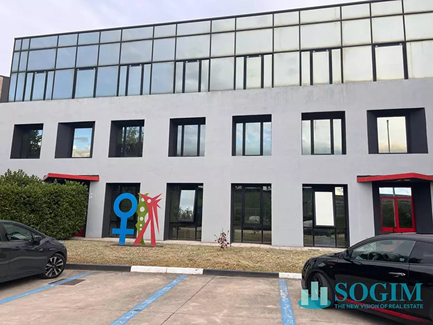 Immagine 6 di Capannone industriale in affitto  a Settala