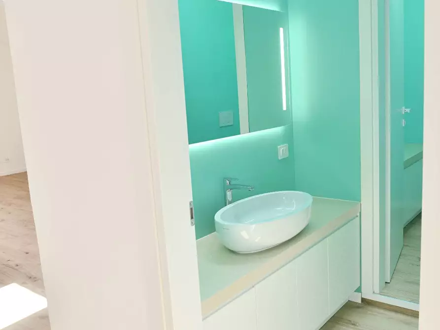 Immagine 29 di Ufficio in vendita  in via cimabue 16 a Besana In Brianza