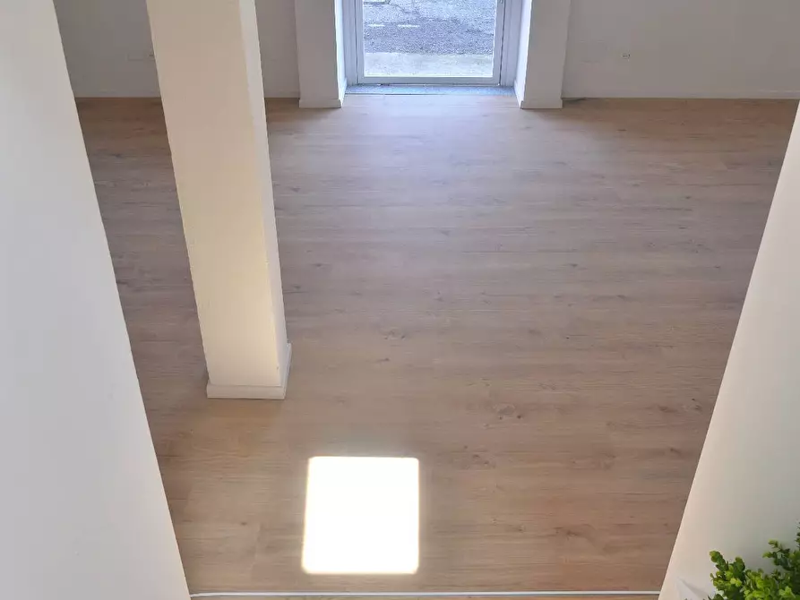 Immagine 33 di Ufficio in vendita  in via cimabue 16 a Besana In Brianza