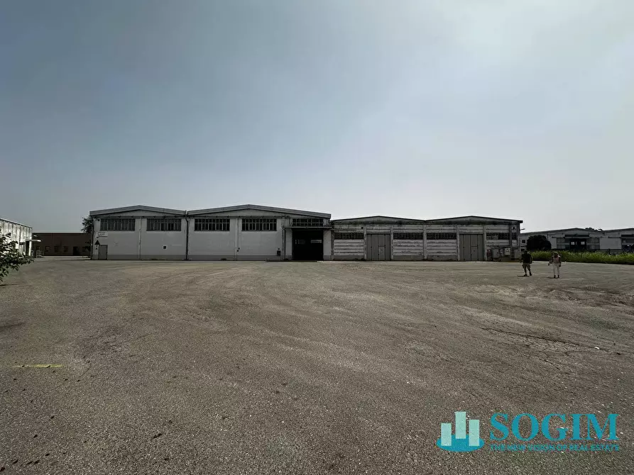 Immagine 5 di Capannone industriale in vendita  a Casalpusterlengo
