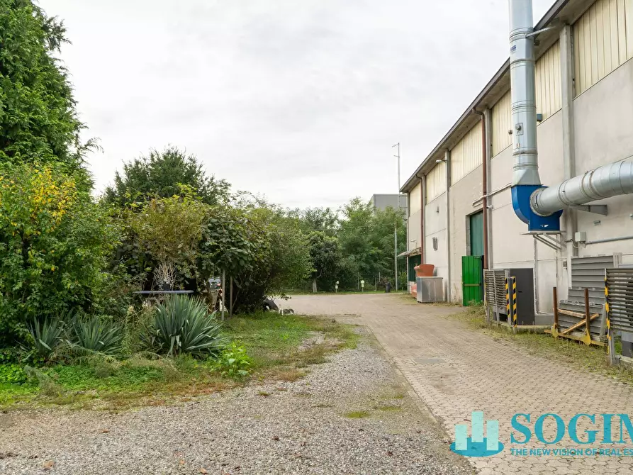 Immagine 27 di Capannone industriale in vendita  in Via dell'artigianato a Turate