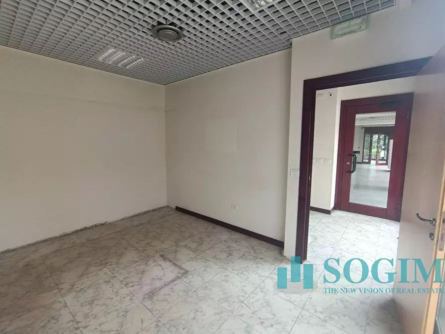 Immagine 4 di Ufficio in vendita  in Via Unione 28 a Lurate Caccivio